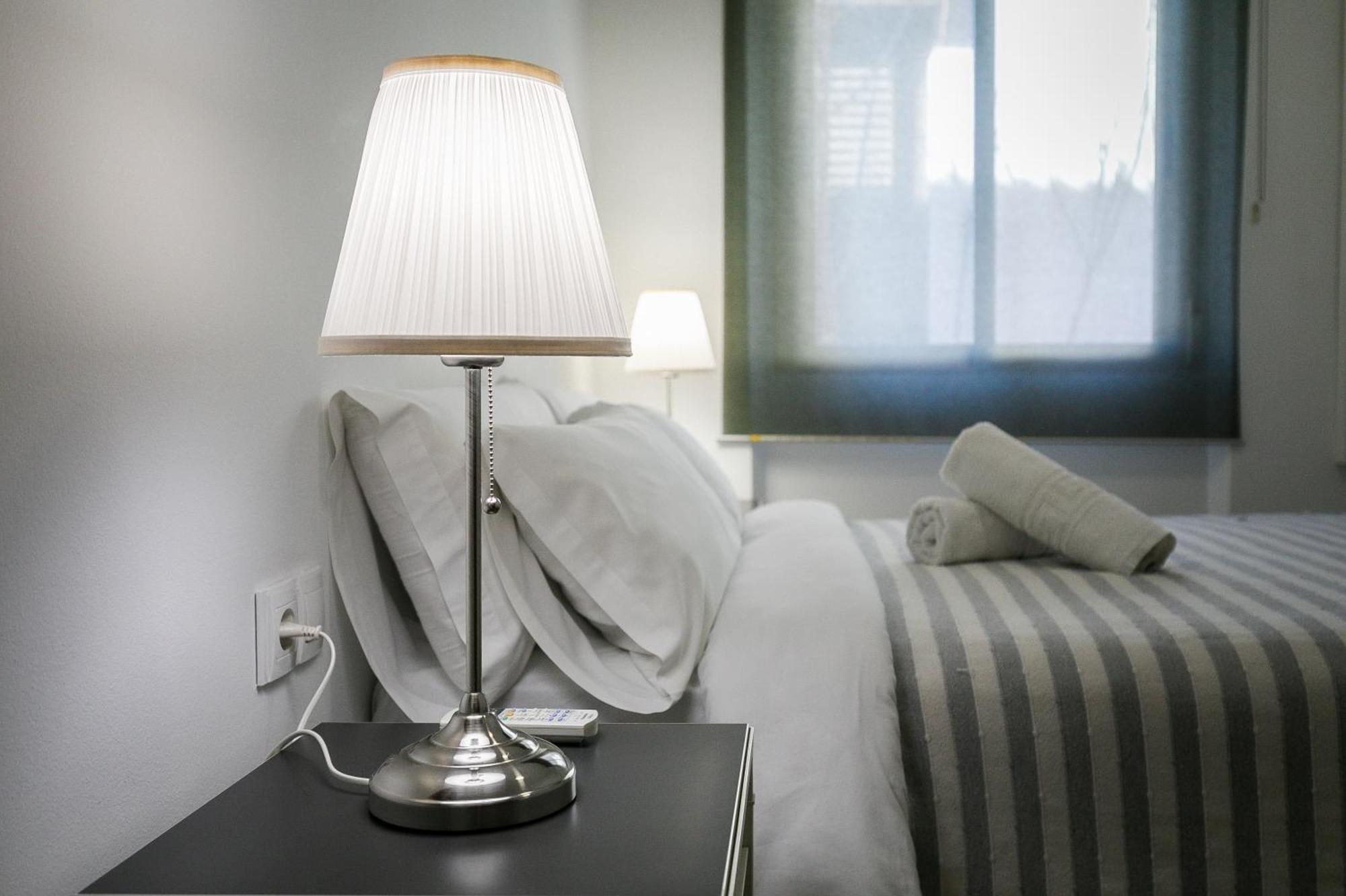 Apartamento céntrico y tranquilo y parking incluido Granada Exterior foto