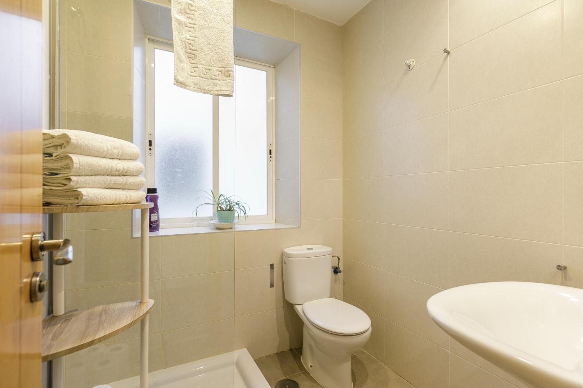 Apartamento céntrico y tranquilo y parking incluido Granada Exterior foto